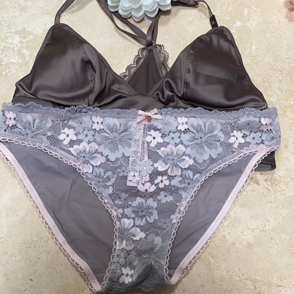 NWT  Victoria’s Secret Luxe Bra & Panty Set